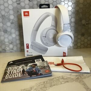 JBL Tune 520BT Wireless Bluetooth On-Ear White Headphones Brand New